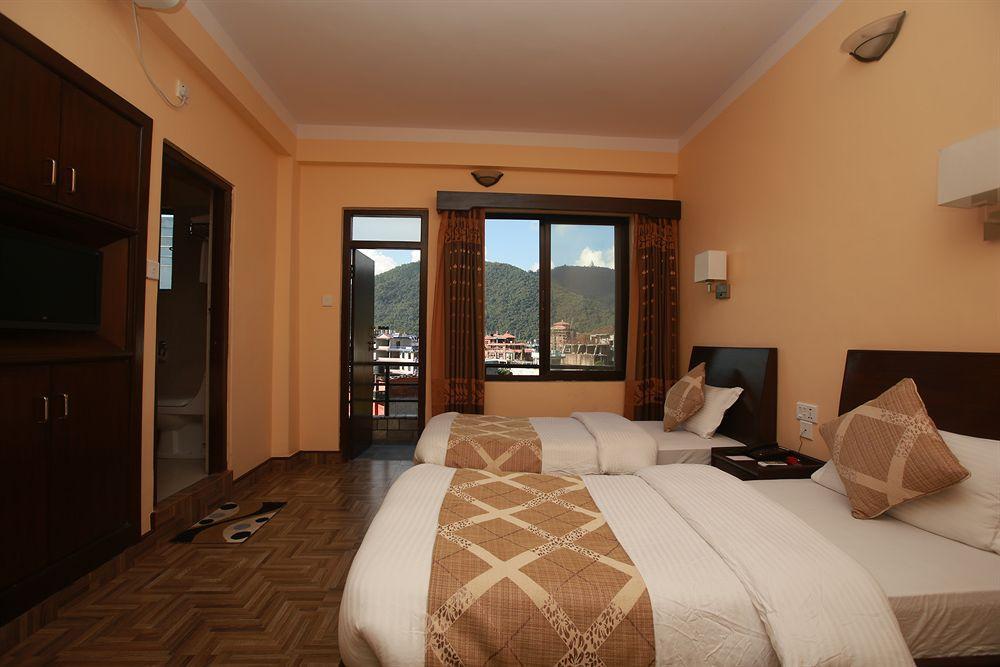 Hotel Peninsula Pokhara Eksteriør bilde
