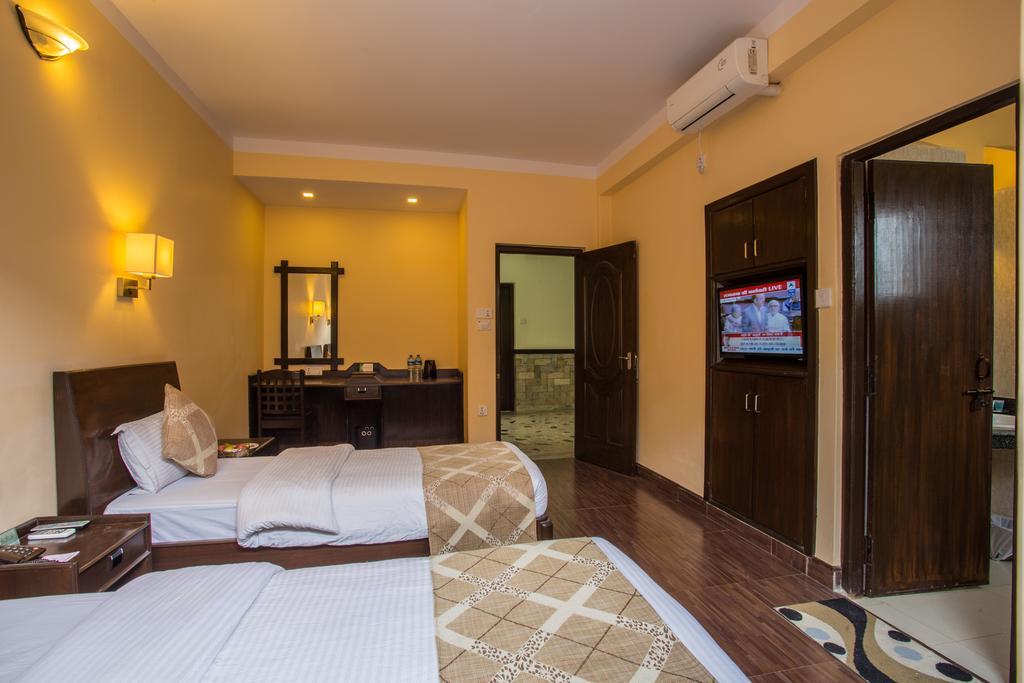 Hotel Peninsula Pokhara Eksteriør bilde