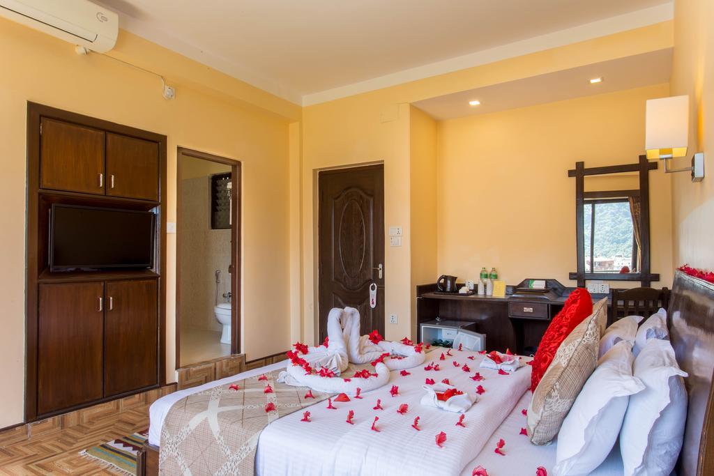Hotel Peninsula Pokhara Eksteriør bilde