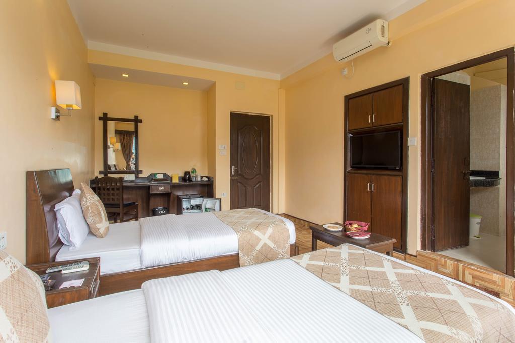Hotel Peninsula Pokhara Eksteriør bilde