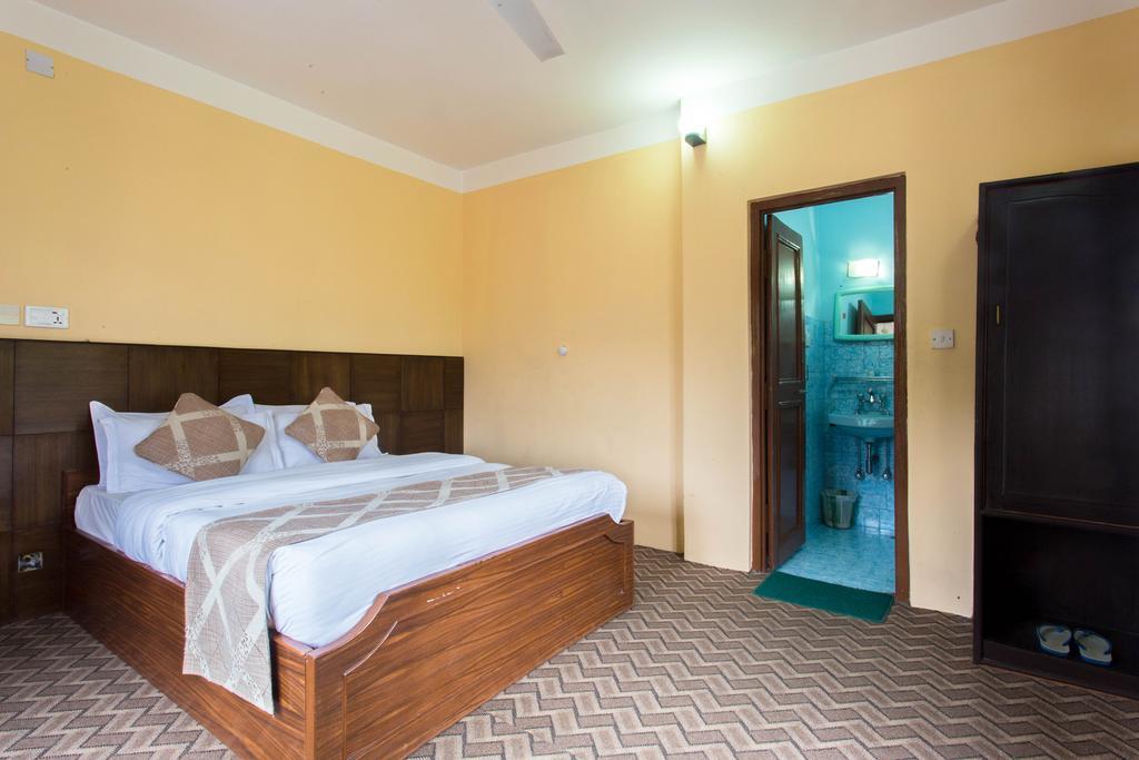 Hotel Peninsula Pokhara Eksteriør bilde