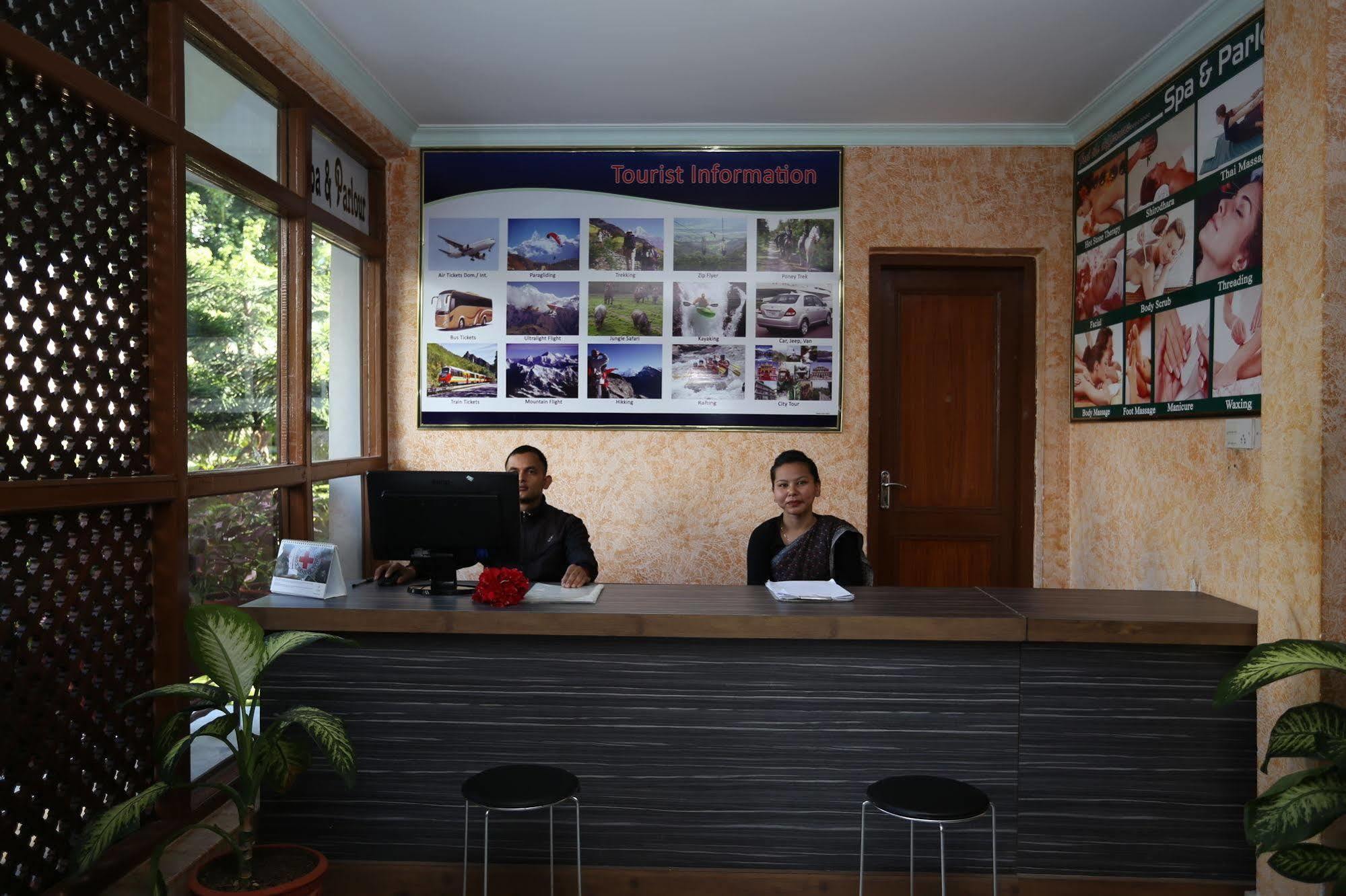 Hotel Peninsula Pokhara Eksteriør bilde
